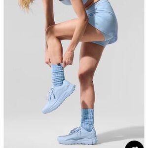 NWT ALO SEASHELL BLUE SCRUNCH SOCKY
Size medium